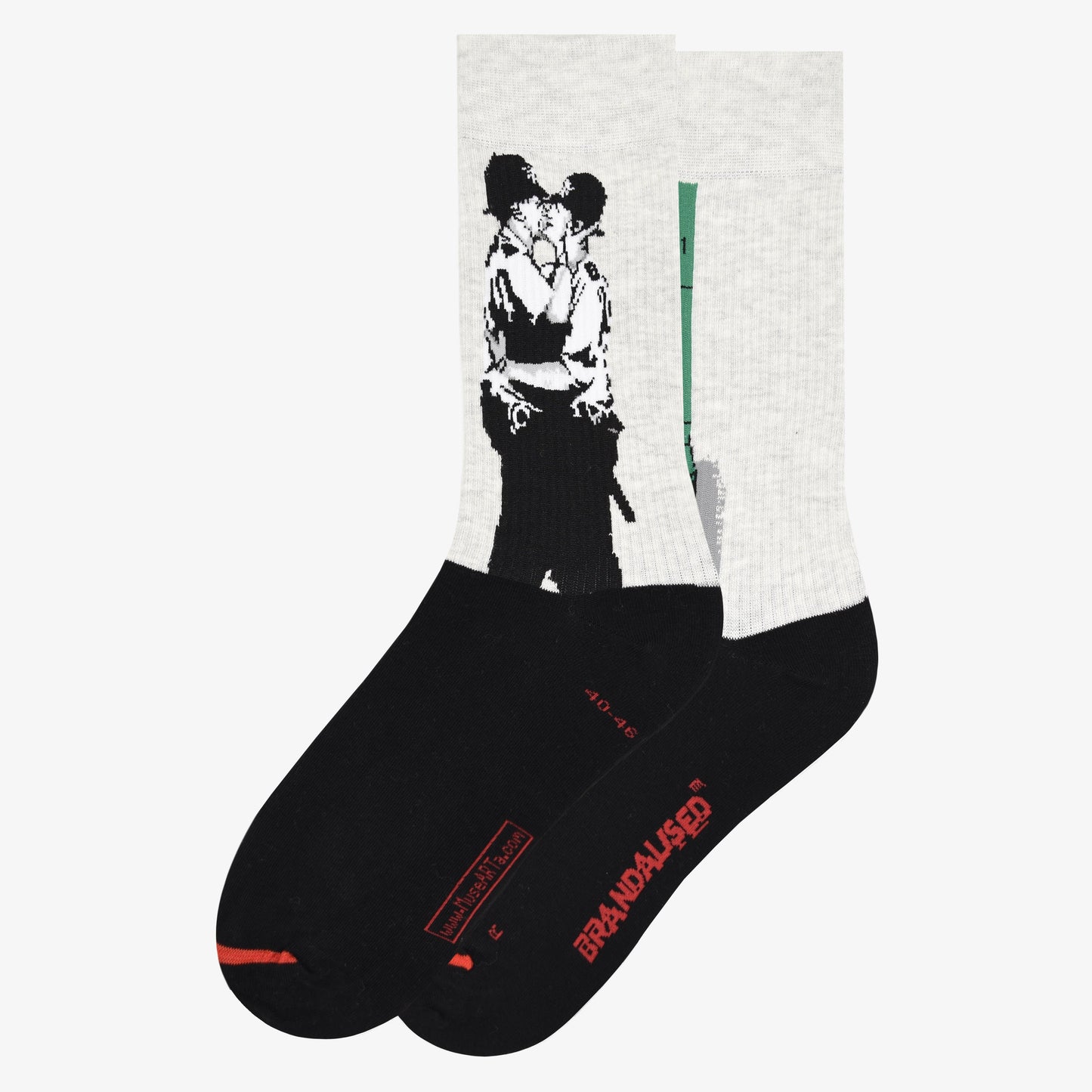 Le graffiti le plus célèbre du monde - Kissing Coppers